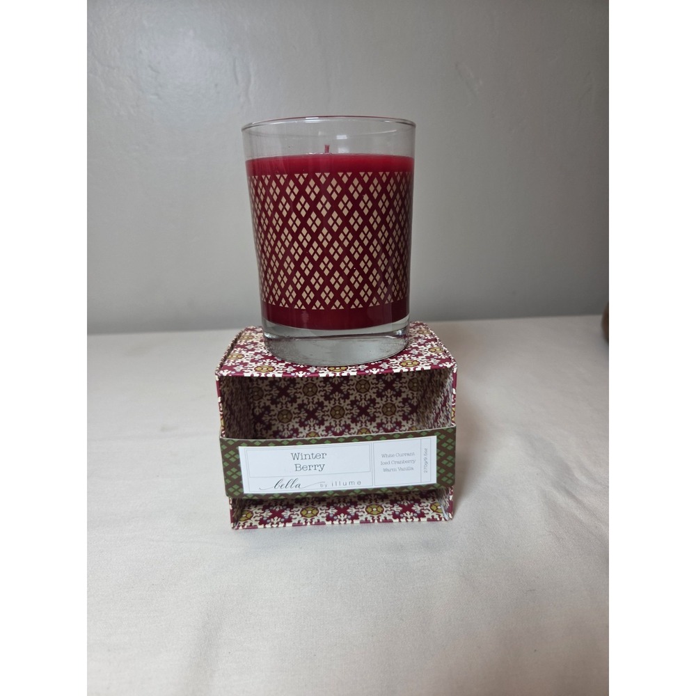 Bella by Illume Winter Berry Scented Candle 9.5oz White Currant Cranberry New